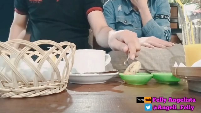 Makan Pecel Terus Ngewe